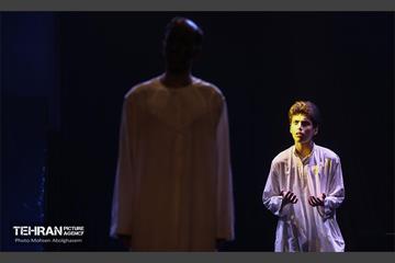 نمایش آیینی خانه ای از گل و اندوه 17