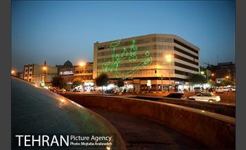 نورپردازی لیزری ویژه ولادت امام رضا(ع) در میدان انقلاب اسلامی 1