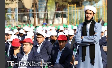 شهردار تهران در آیین نواختن زنگ سال تحصیلی جدید در دبیرستان ماندگار البرز 26