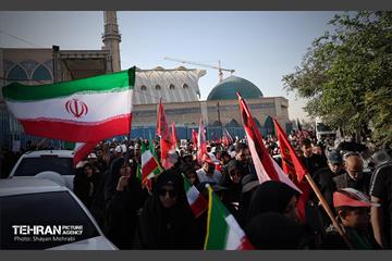 اقامه نماز بر پیکر آقای شهید ایران - 3 28