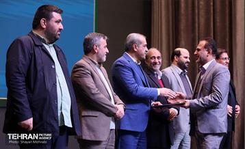 آیین تجلیل از برگزیدگان مناطق 22 گانه 11