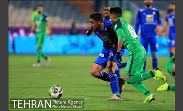 دیدار تیم‌های فوتبال ذوب آهن - استقلال تهران 7