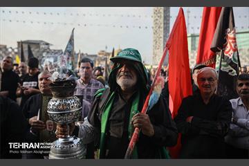 آیین پیاده‌روی جاماندگان اربعین حسینی - میدان امام حسین (ع) 11