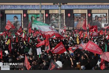 اقامه نماز بر پیکر آقای شهید ایران - 1 75