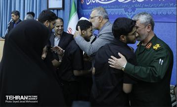 آیین تجلیل از خانواده شهدای جنگ رمضان 6