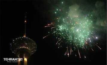 نورافشانی برج میلاد در شب پیروزی انقلاب اسلامی 1