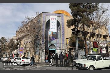بازدید خبرنگاران رسانه‌های خارجی از تخریب اموال عمومی شهر 52