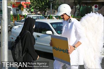 نمایش آدم فضایی ها فرشته های آموزش ترافیک  2