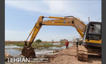 عملیات تخلیه کامل آب شهرک مسکونی پیام اهواز 2