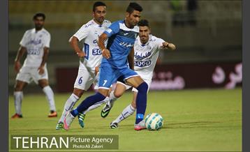 دیدار استقلال خوزستان و استقلال تهران در لیگ برتر فوتبال 24