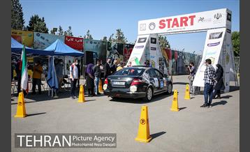 رقـابت یکصد خودرو در رالی تهران  14