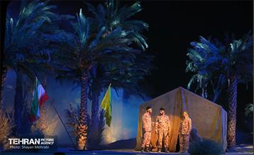 نمایش بزرگ میدانی «تنهاتر از مسیح» 42