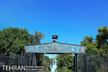 گشتی در کاخ نیاوران  28