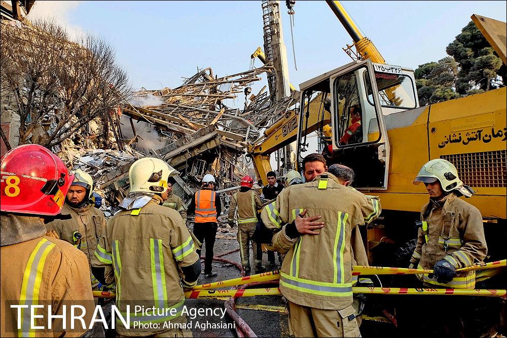 به پاس رشادت و ازخودگذشتگی آتش نشانی تهران 19