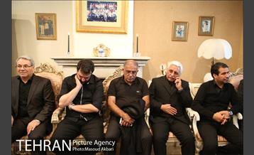 حضور بازیکنان و مربیان تیم استقلال در منزل مرحوم پورحیدری‎ 7