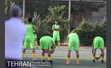 اولین تمرین تیم فوتبال نفت تهران با حضور علی کریمی