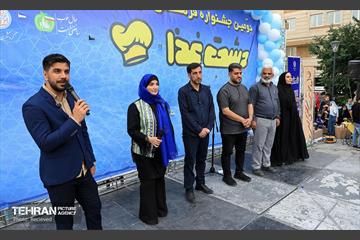 ضیافت احسان ۸هزار نفری در پیاده راه حضرت زهرا (س) 23