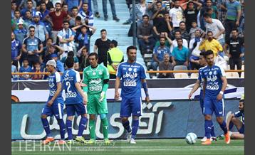دیدار استقلال و تراکتورسازی در لیگ برتر فوتبال 21