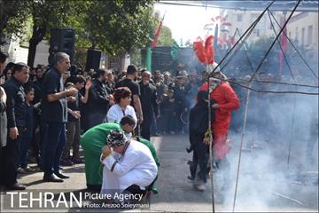 مراسم عزاداری ظهر عاشورا در بازار تهران 6