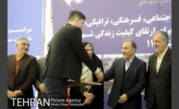 آیین بهره برداری از 53 پروژه شهری در منطقه 11  54