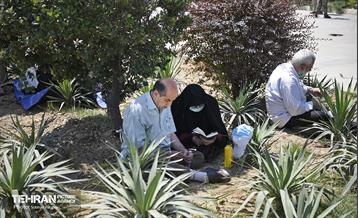 حضور مردم در مرقد امام خمینی(ره) 12