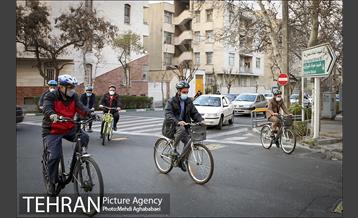 پویش سه شنبه های بدون خودرو در منطقه 8