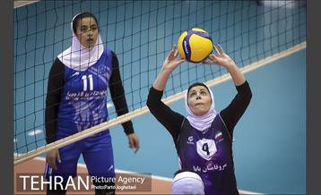 دیدار تیم‌های والیبال شهرداری قزوین و سروقامتان بابل 3