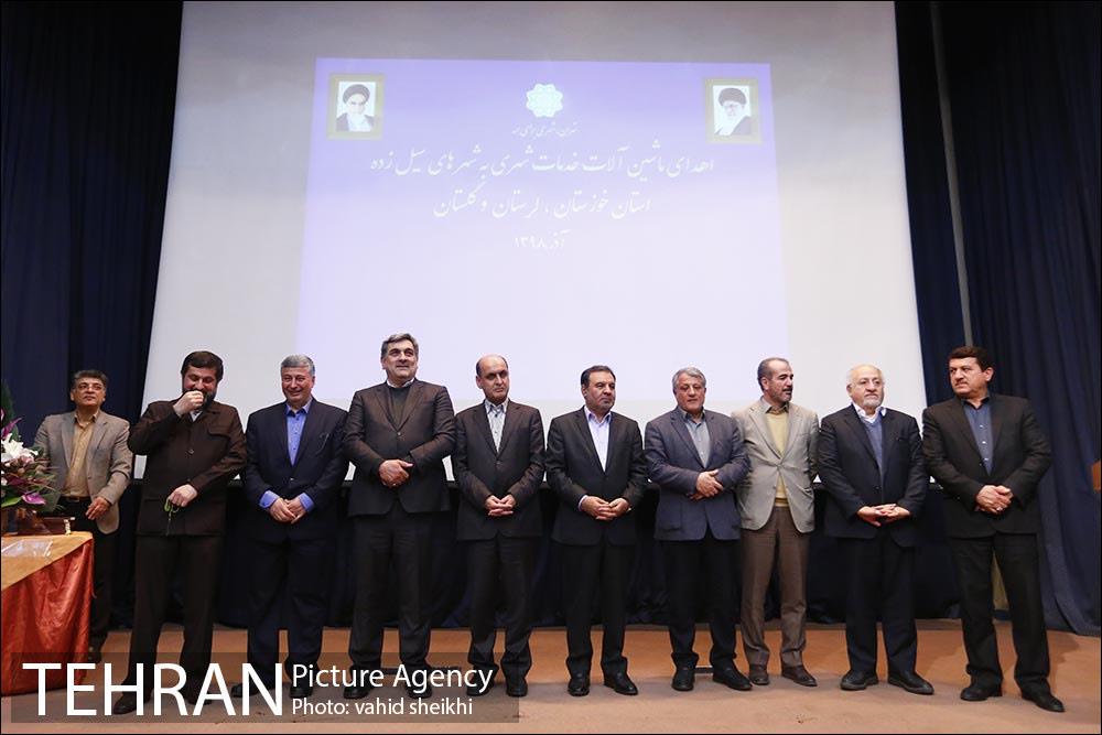 اهدای ماشین آلات خدمات شهری به شهرهای سیل زده  29