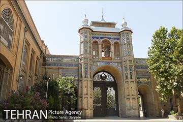 بازدید اعضا شورای شهر از محوطه سردرب باغ ملی و میدان مشق 7