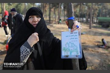 آیین یلدای مهربانی و کاشت نهال در بوستان سرخه حصار 26