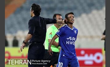 دیدار تیم های فوتبال استقلال تهران و ذوب آهن اصفهان 22