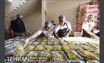 توزیع 3300 پرس غذا بین نیازمندان با کمک های مردمی 3