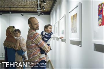 نمایش آثار مسابقه قایم باشک‎ 15