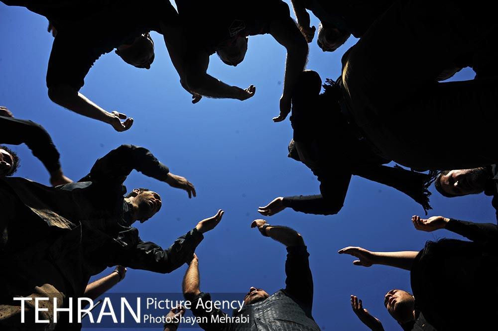 مراسم عاشورای حسینی در میدان امام حسین(ع) 35