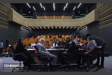 نشست خبری رویداد بین‌المللی طراحی کارتون، کاریکاتور و پوستر «هولوساید ۲۰۲۴» 23