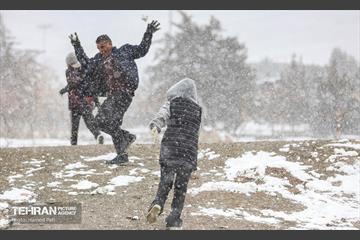 روز برفی در آبشار تهران 10