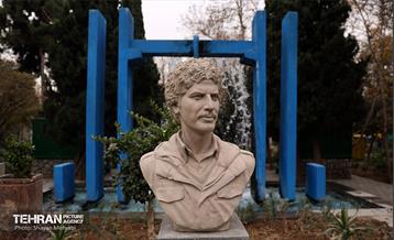 رونمایی از سردیس شهدای دانشجو 17