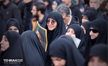 تشییع پیکر مطهر شهدای ناوشکن دنا 37