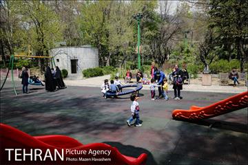 بوستان نیاوران در یک روز آفتابی 6