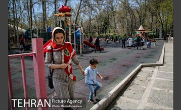 بوستان نیاوران در یک روز آفتابی 20