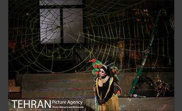 اجرای نمایش شاپرک خانوم 8