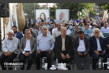 رونمایی از مجسمه های 6 شهید در منطقه 15 24