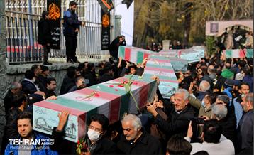 تشییع پیکر ۲۰۰ شهید گمنام دفاع مقدس در تهران 40