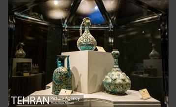 گشت و گذاری در موزه‌های ملی، آبگینه و نقاشی 9