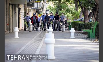 پویش سه شنبه های بدون خودرو در منطقه 8