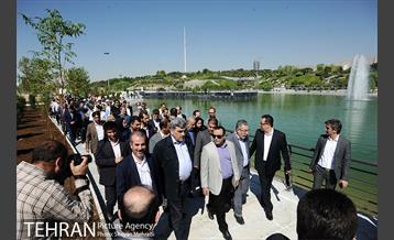 افتتاح دریاچه باغ هنر اراضی عباس آباد با حضور شهردار تهران 18