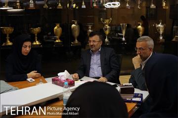 بدرقه دکتر داورزنى از تیم ملى والیبال بانوان  11