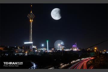 ماه خونین بر فراز تهران - 2 4
