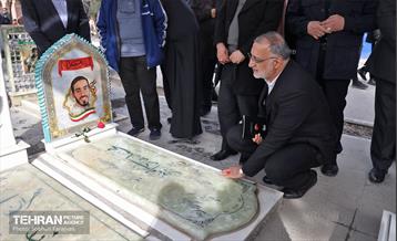 هفتمین سالگرد شهدای آتش‌نشان حادثه پلاسکو 11