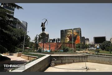 رونمایی از مجسمه آرش کمانگیر در میدان ونک 16